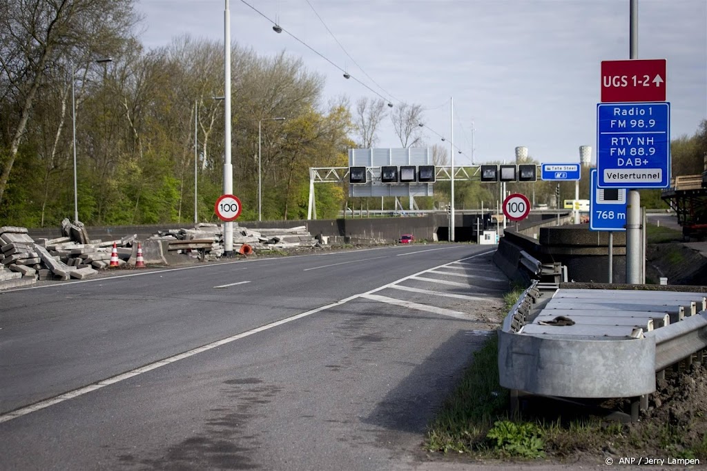 Velsertunnel richting Velsen hele dag dicht na ongeluk 