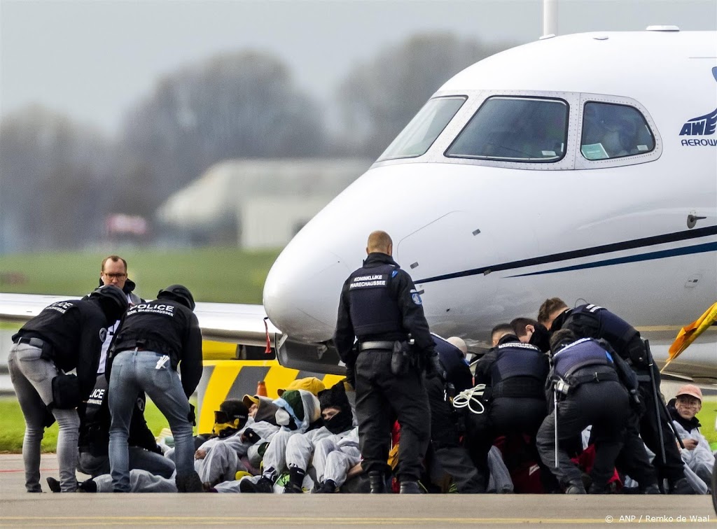 Klimaatactivisten: brief OM over actie Schiphol is intimidatie