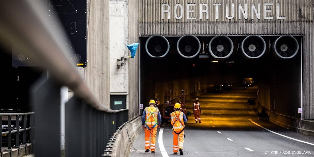 Vertraging verkeer door afsluiting A73-tunnels valt mee