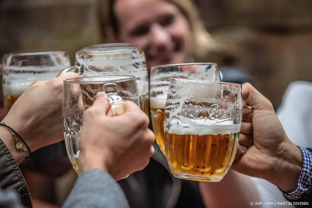 Beteugeling drankgebruik schiet niet erg op, aldus WHO