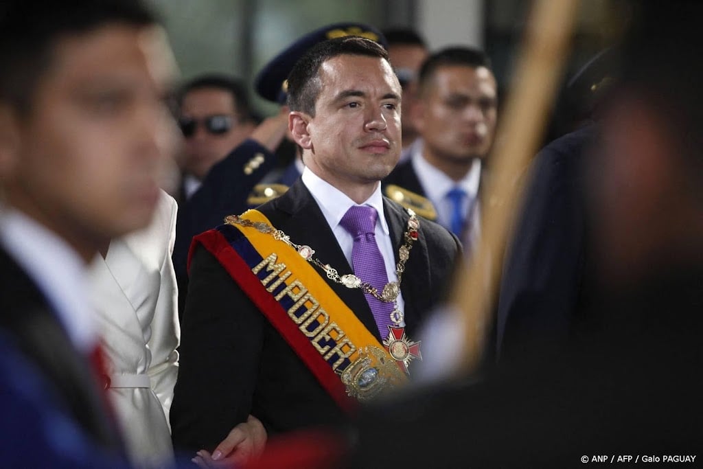 Ecuador ontslaat duizenden ambtenaren om te bezuinigen