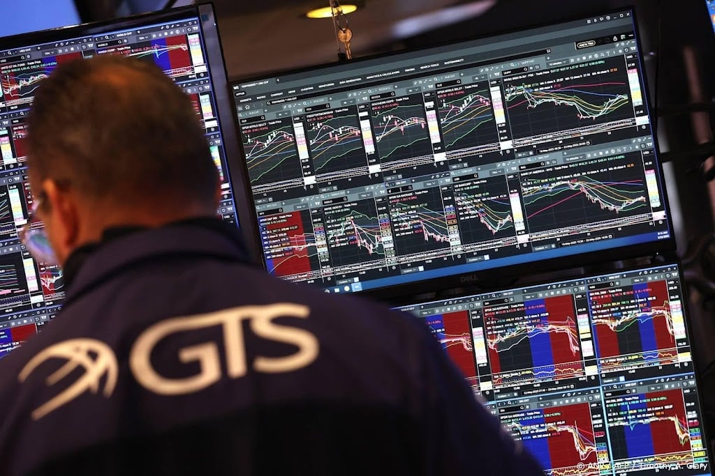 Wall Street sluit met winst, chipconcern Intel onderuit