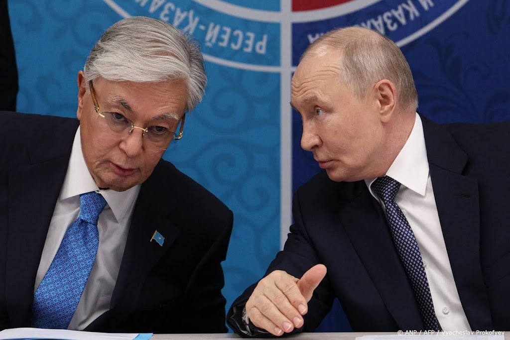 President Kazachstan dringt bij Poetin aan op stoppen gevechten