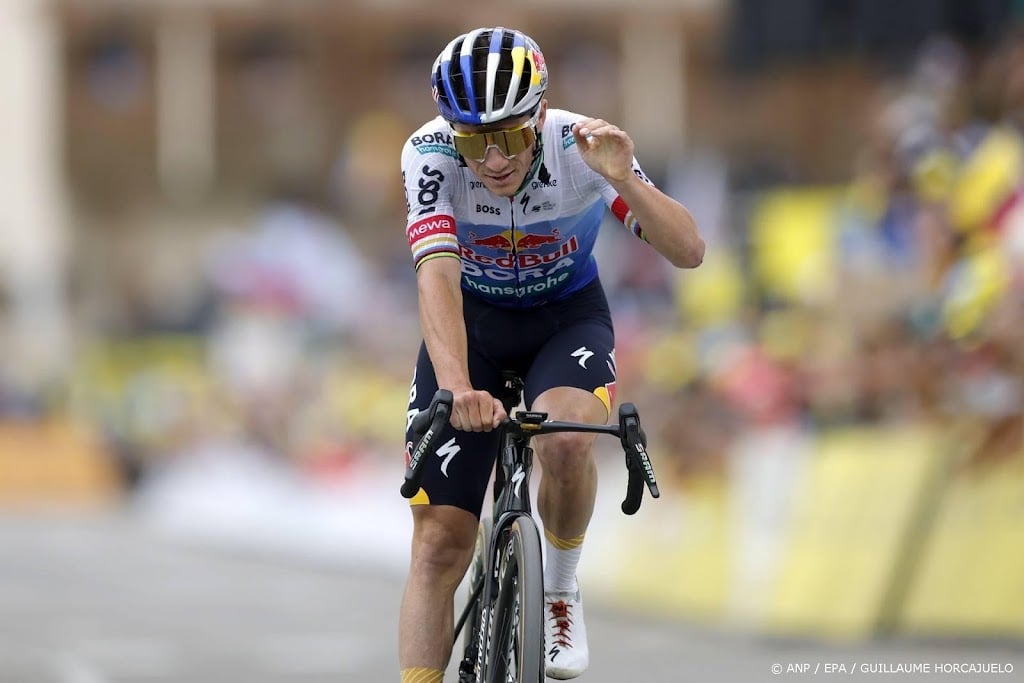 Evenepoel heeft gemengde gevoelens na tweede plek in Alpe d'Huez