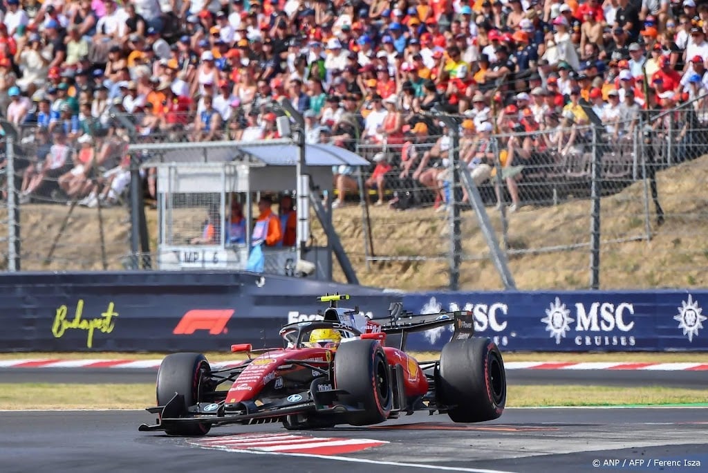 Hamilton naast Verstappen bij start Hongarije na straf