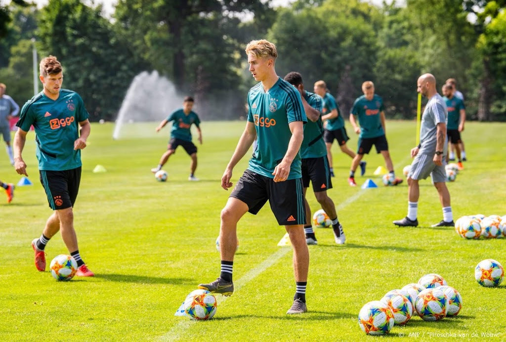 Ajax ziet Johnsen naar FC Venezia vertrekken