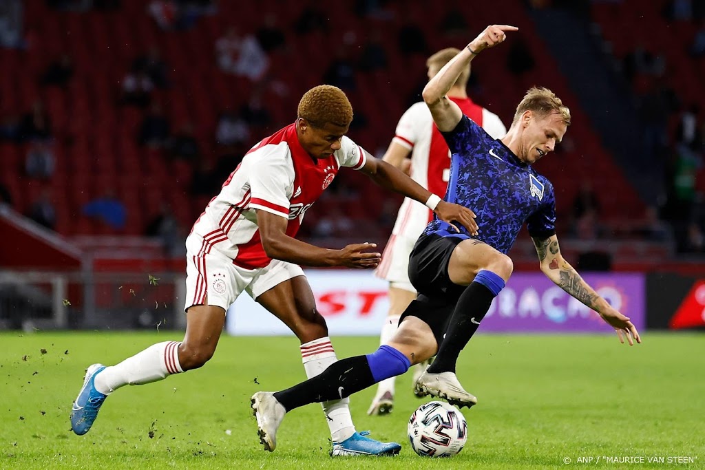 Ajax vervolgt foutloze oefencampagne met zege op Hertha BSC 
