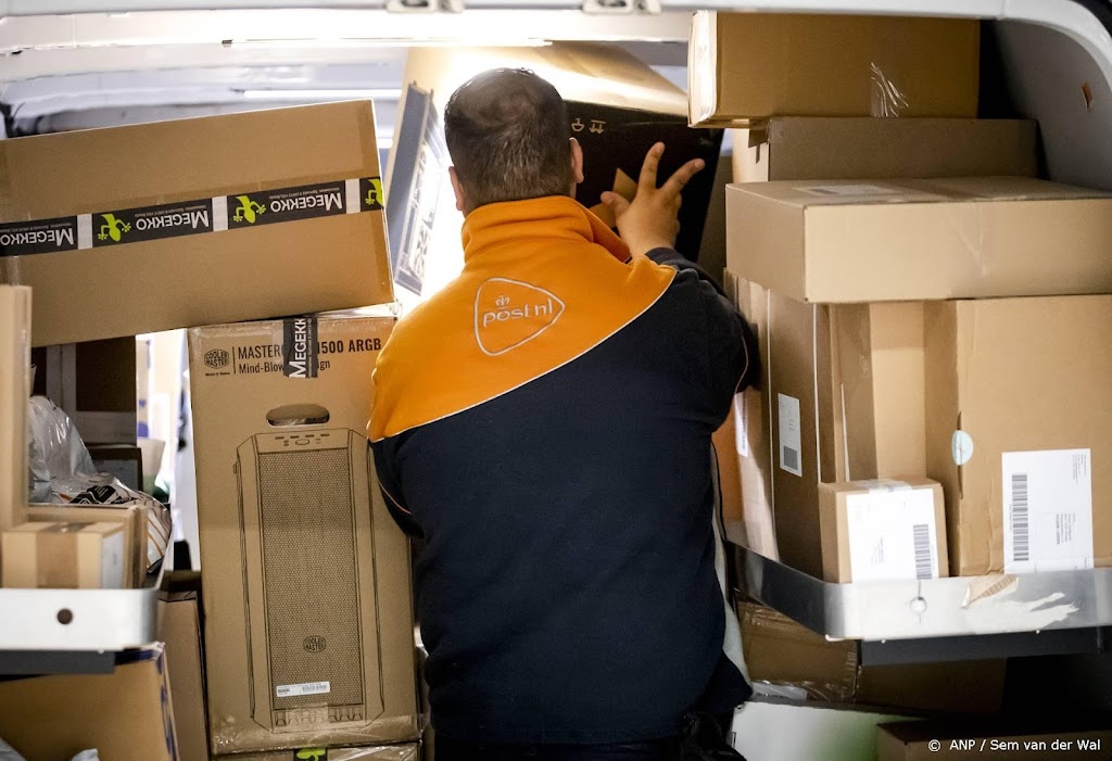 PostNL neemt duizenden extra pakketbezorgers in dienst
