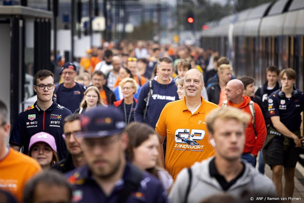 NS: tienduizenden reizigers aangekomen op station Zandvoort