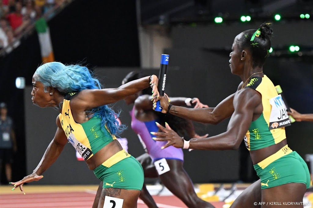 Estafettevrouwen nipt door naar finale 4x100 meter op WK atletiek