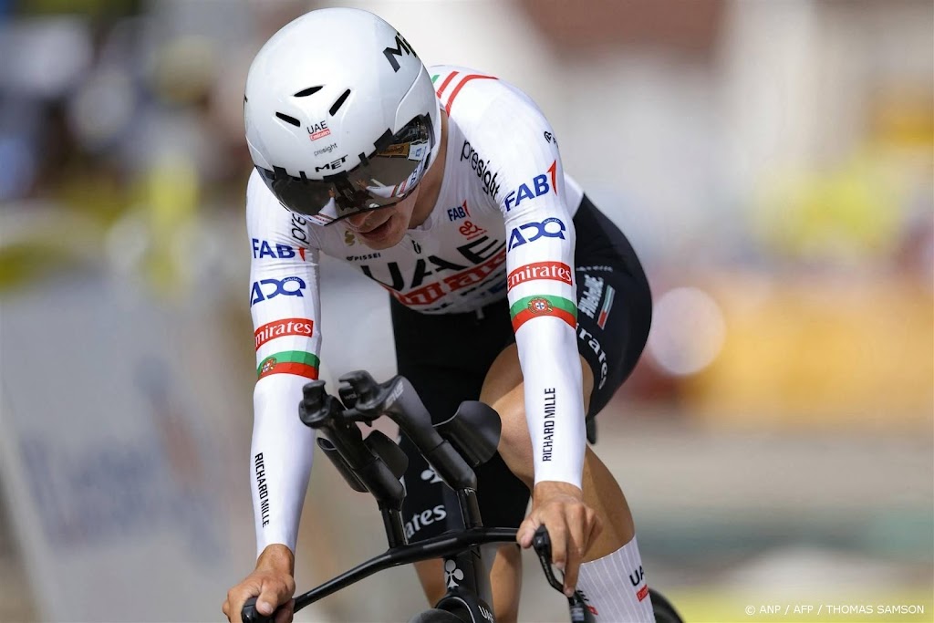 Wielrenner Almeida na positieve coronatest uit Vuelta 