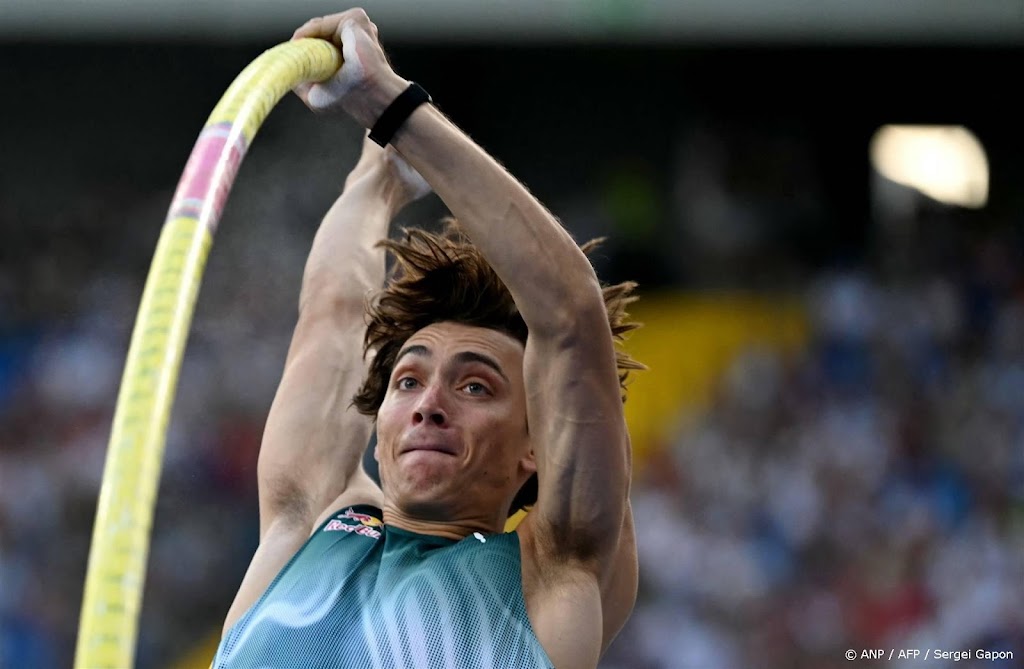 Polsstokhoogspringer Duplantis verbreekt opnieuw wereldrecord