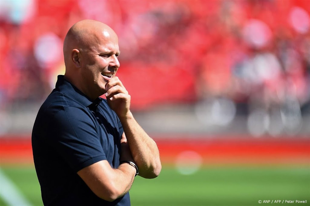 Liverpool klopt Brentford met 2-0 bij debuut Slot op Anfield 