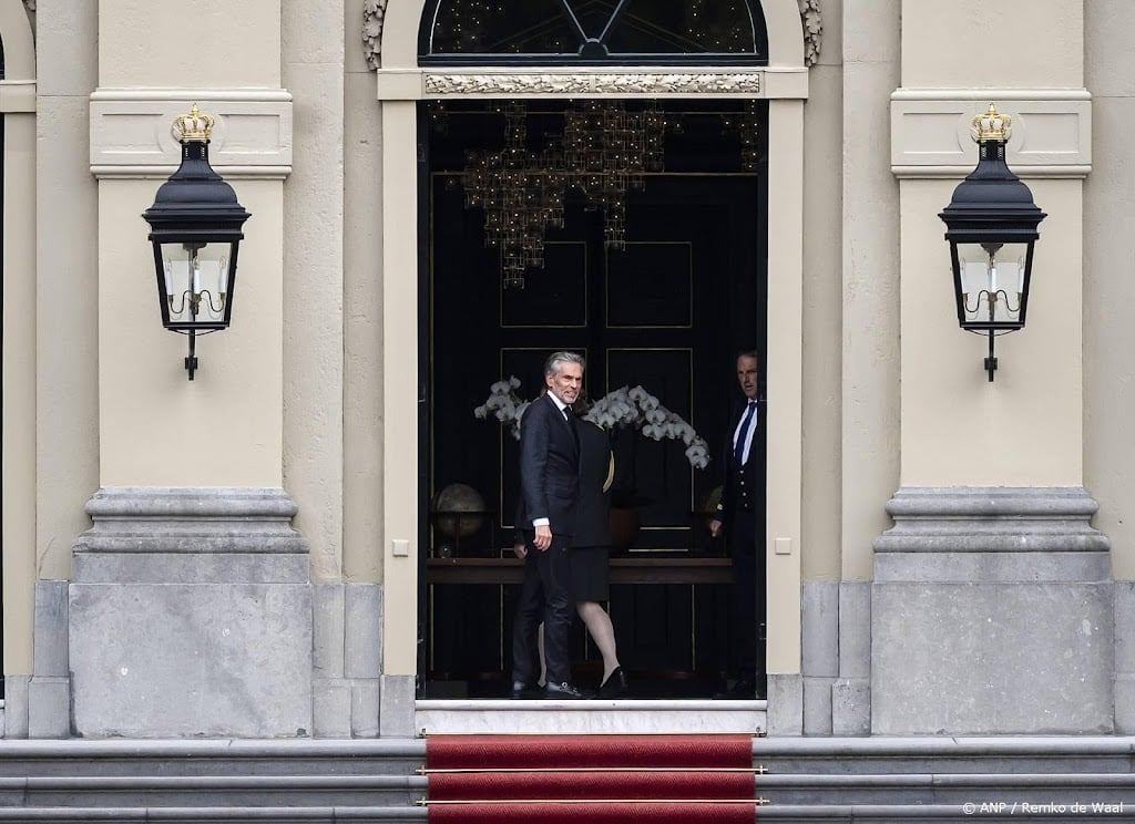 Koning praat met Schoof en anderen over 'politieke situatie'