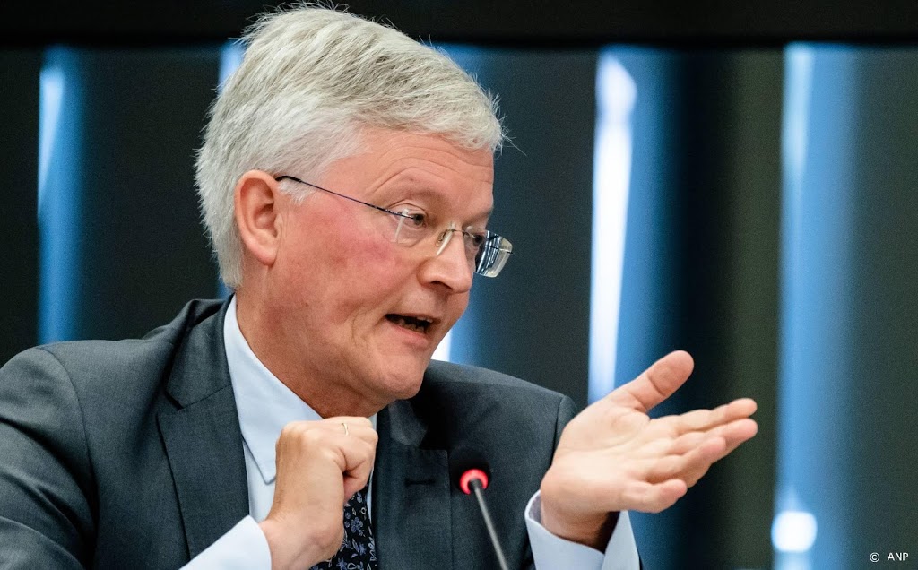 Burgemeester Tilburg: kan betaald voetbal wel doorgaan? 