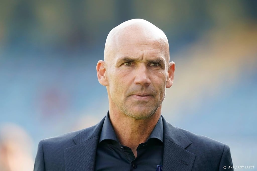 Trainer Letsch na negatieve coronatest terug op bank bij Vitesse