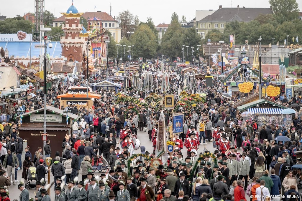 Minder bezoekers Oktoberfest door slecht weer 