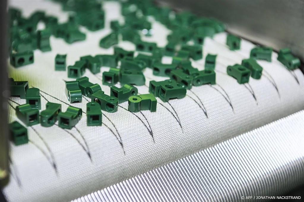 LEGO schrapt plan voor steentjes van afgedankte plastic flessen