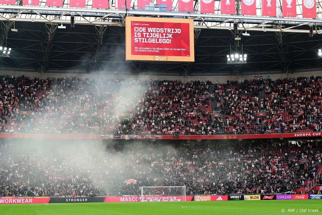 Excuses Ajax aan seizoenkaarthouders na wangedrag deel aanhang