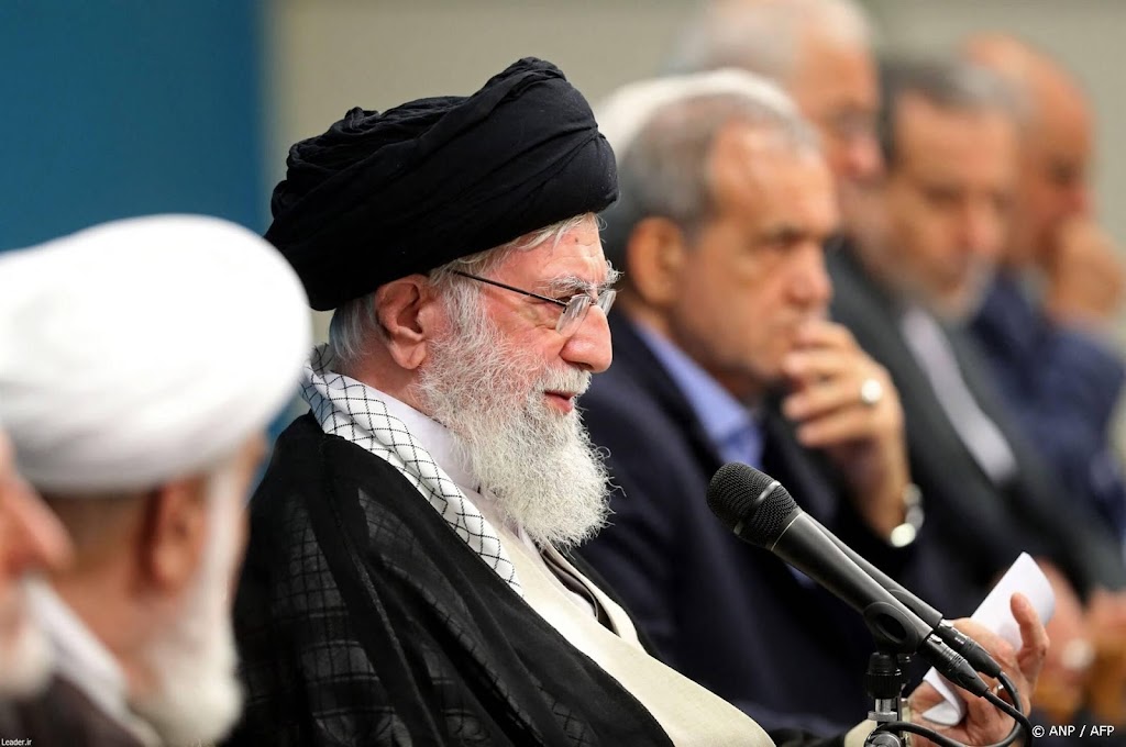 Khamenei: Hezbollah is niet te stoppen door commandanten te doden