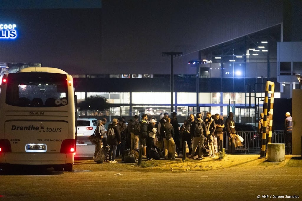 Nog onduidelijk waar 100 asielzoekers in Jaarbeurs naartoe kunnen