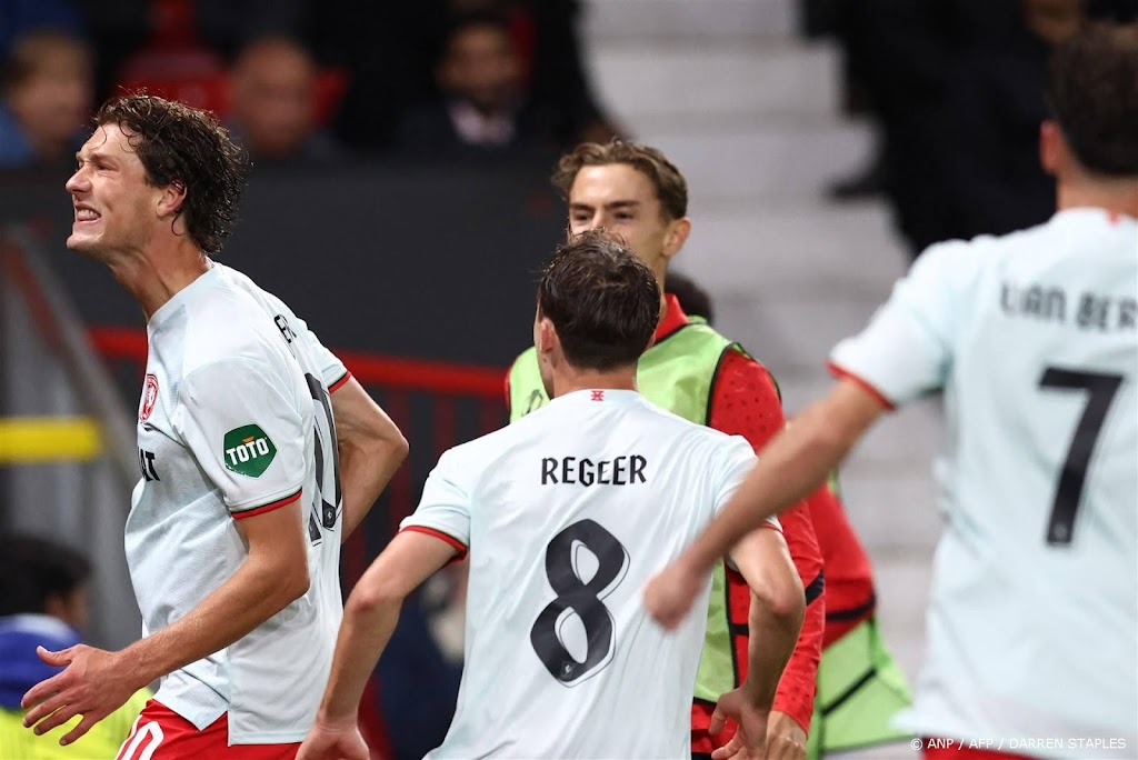 Lammers geniet na 1-1 op Old Trafford, Ten Hag teleurgesteld