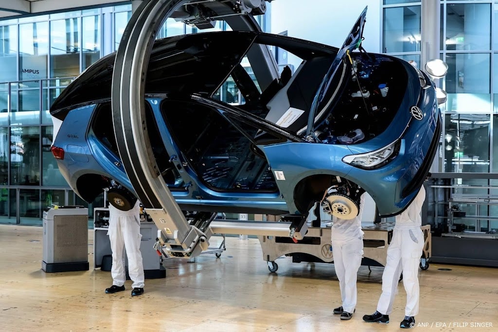 Autofabrikanten verkopen weer meer auto's in EU