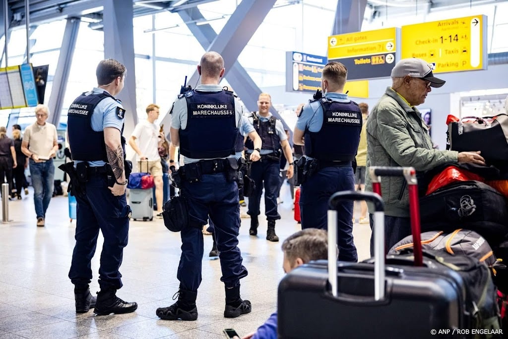 Marechaussee controleerde 123.320 mensen aan grens, 470 geweigerd