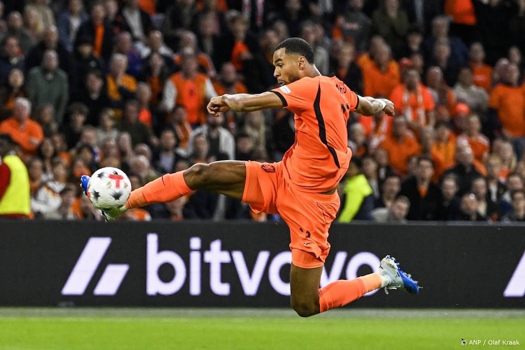 Gakpo evenaart Van der Vaart met 25e treffer voor Oranje