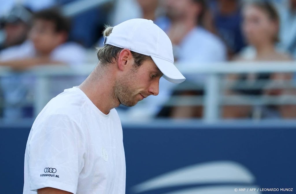 Tennisser Van de Zandschulp onderuit in tweede ronde Chengdu
