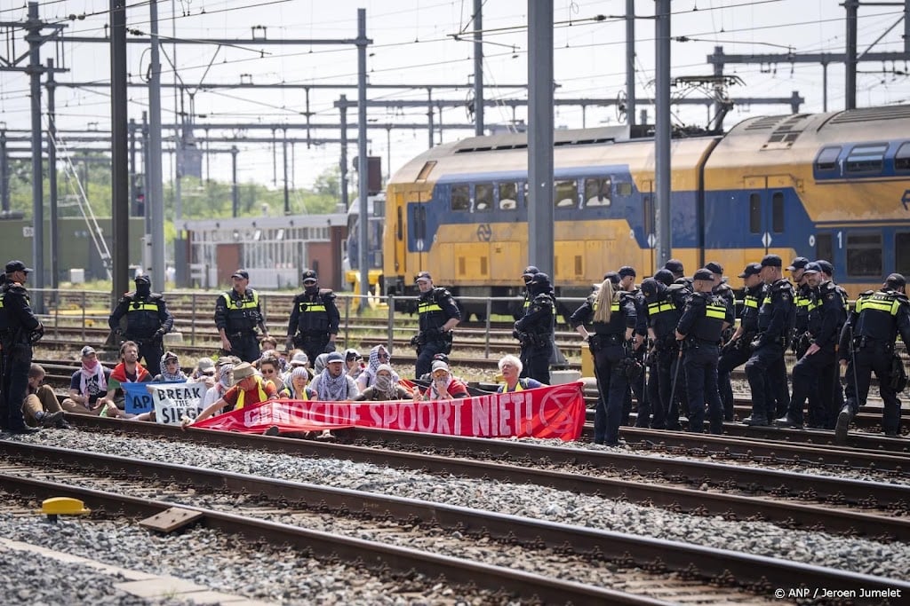 49.000 reizigers hadden last van spoorblokkade XR, meldt Bertram
