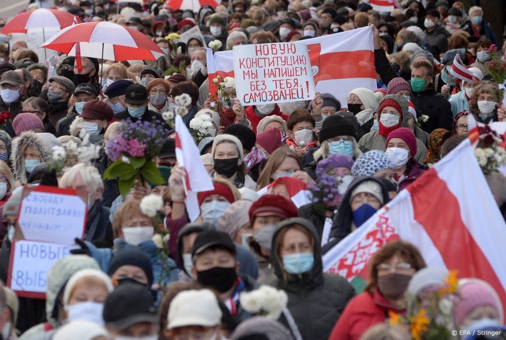 Wit-Russen weer massaal de straat op tegen Loekasjenko