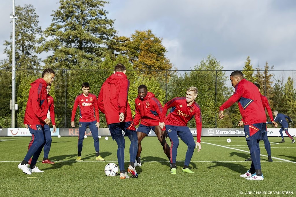 Taylor, Rensch en Álvarez kunnen met Ajax tegen Liverpool spelen 