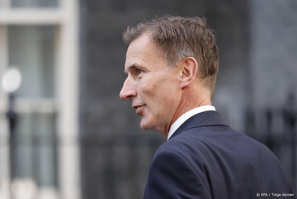 Jeremy Hunt blijft aan als Britse minister van Financiën