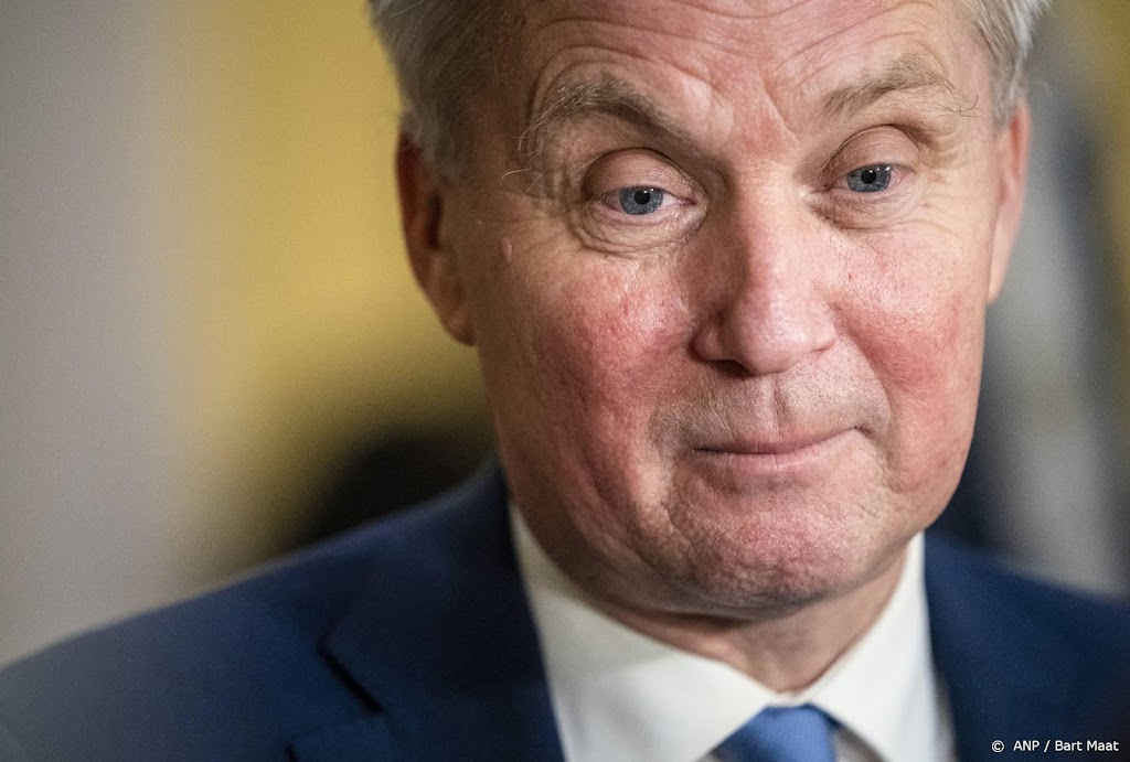 Van der Burg wil snel asielwet af hebben, gaat niet in op deadline