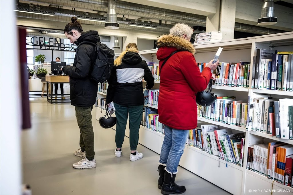 Elke gemeente een bibliotheek ondanks bezuinigingen op ministerie