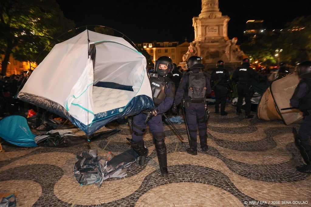 Politie Lissabon ontruimt tentenkamp woonprotest