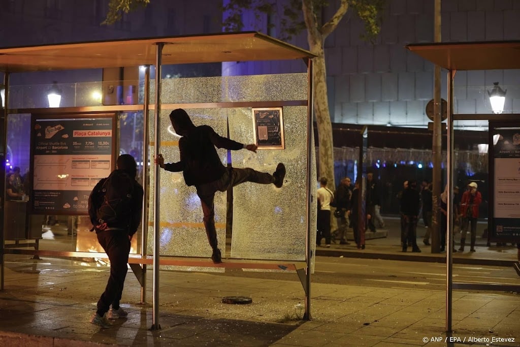 Plunderingen en brandstichting in centrum van Barcelona