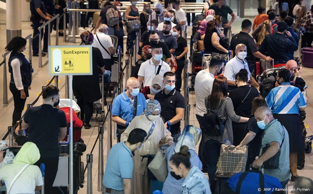 Brussel: vraag reiziger negen maanden na vaccinatie om booster