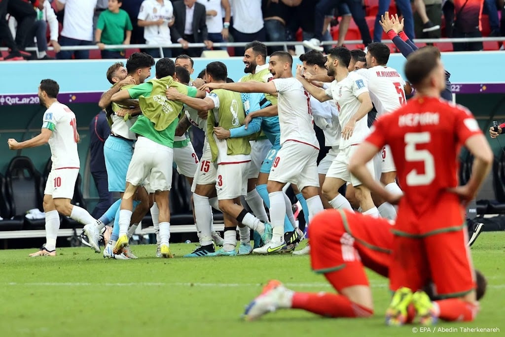 Iran slaat in blessuretijd met twee goals toe tegen Wales