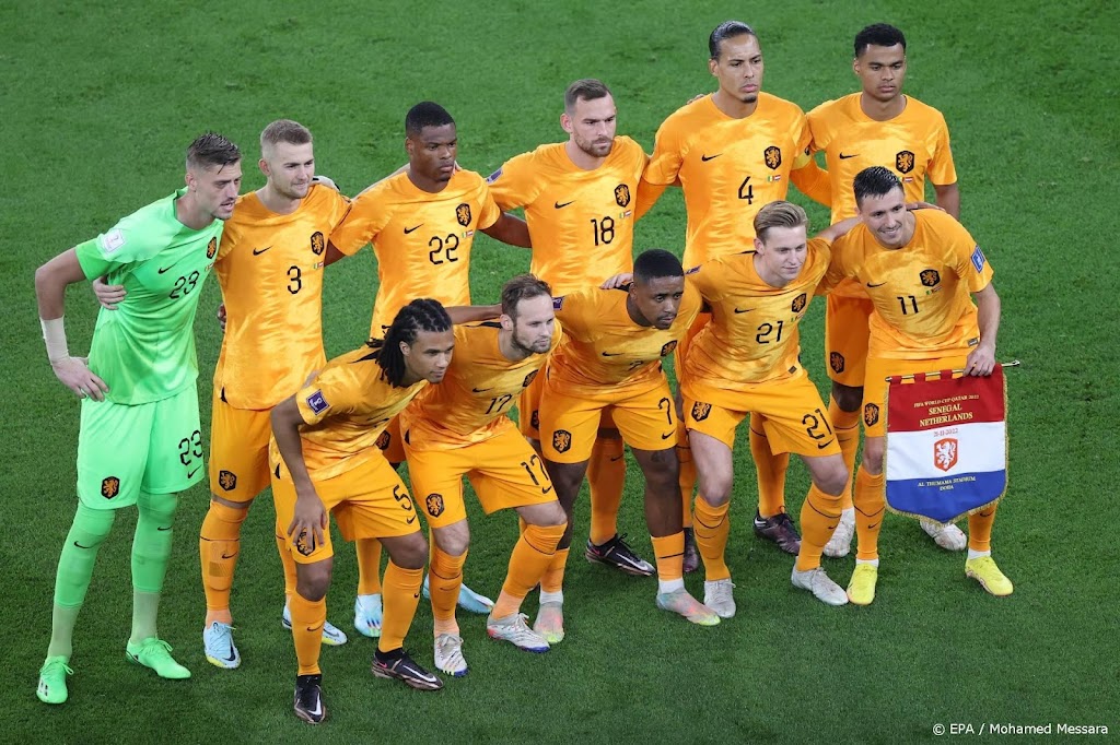 WK-shirts Oranje leveren op eerste veiling 60.000 euro op