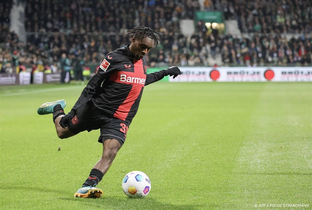 Herstelde Frimpong scoort voor koploper Leverkusen in Bundesliga