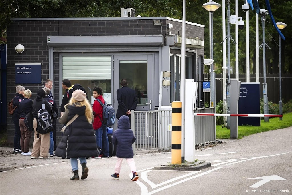 Den Haag regelt spoedopvang om 'zeer acute situatie' Ter Apel