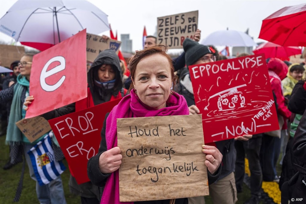 Duizenden bij protest hoger onderwijs op Malieveld