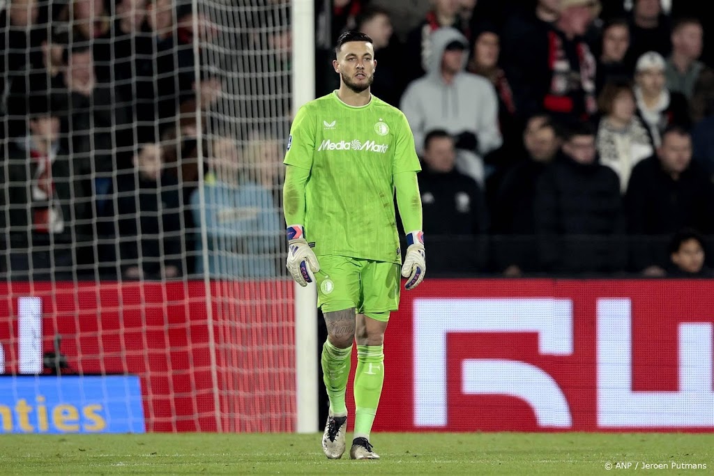 Feyenoord met Bijlow en Timber naar Manchester voor duel met City