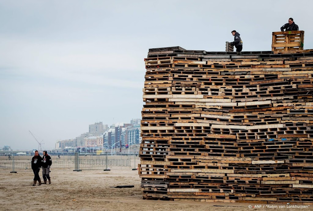 Fakkeloptocht in plaats van vreugdevuur Scheveningen
