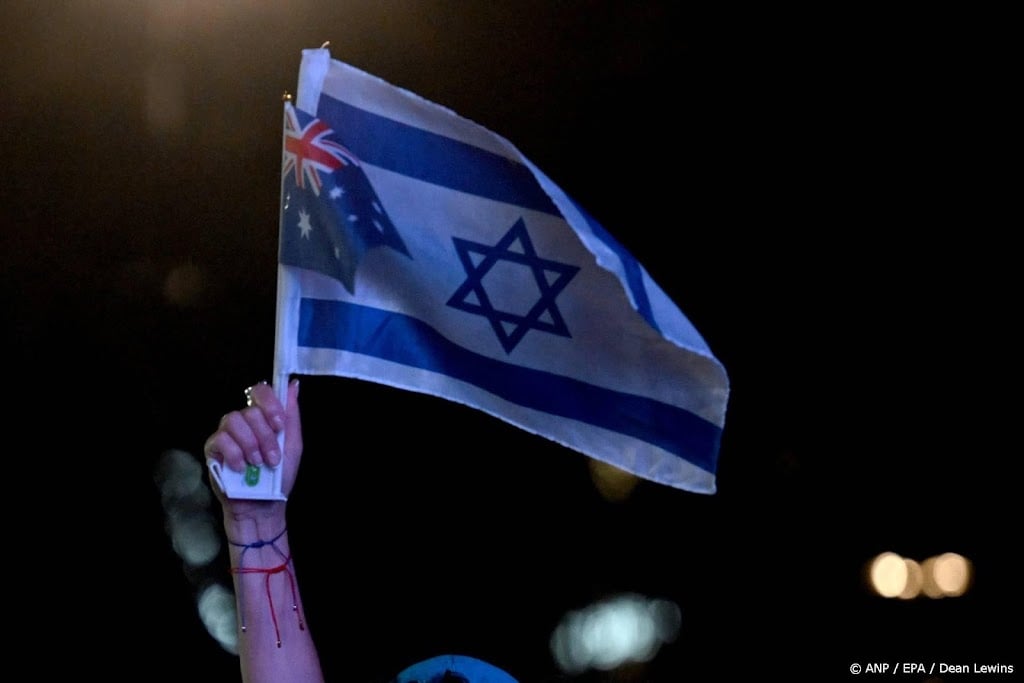 Auto met Chanoeka-bord in brand gestoken in Melbourne