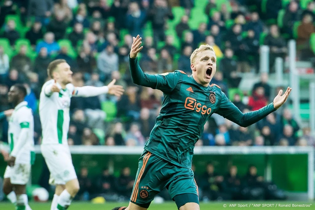 Van de Beek laakt slap Ajax