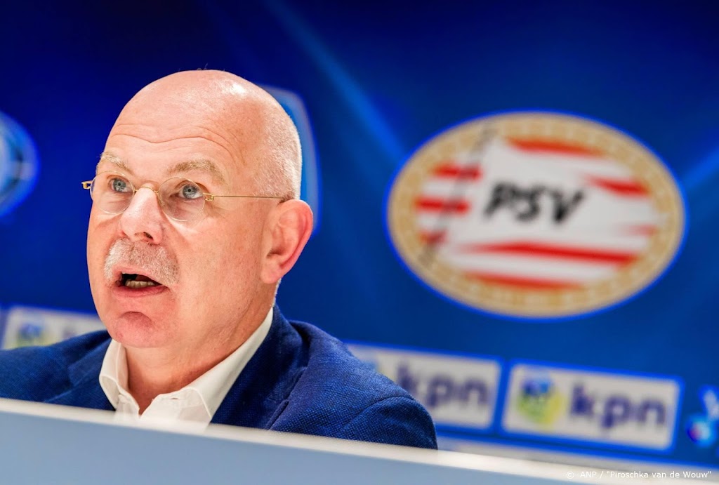 PSV-directeur Gerbrands woedend over gang van zaken rond Bergwijn