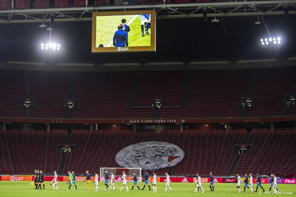 KNVB en voetbalclubs willen meer publiek en later stoppen